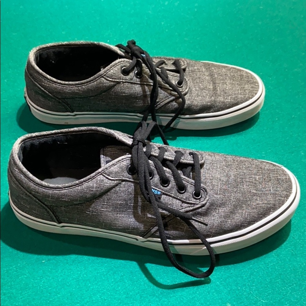 Men’s Vans Brand Laced Tennis Shoes.